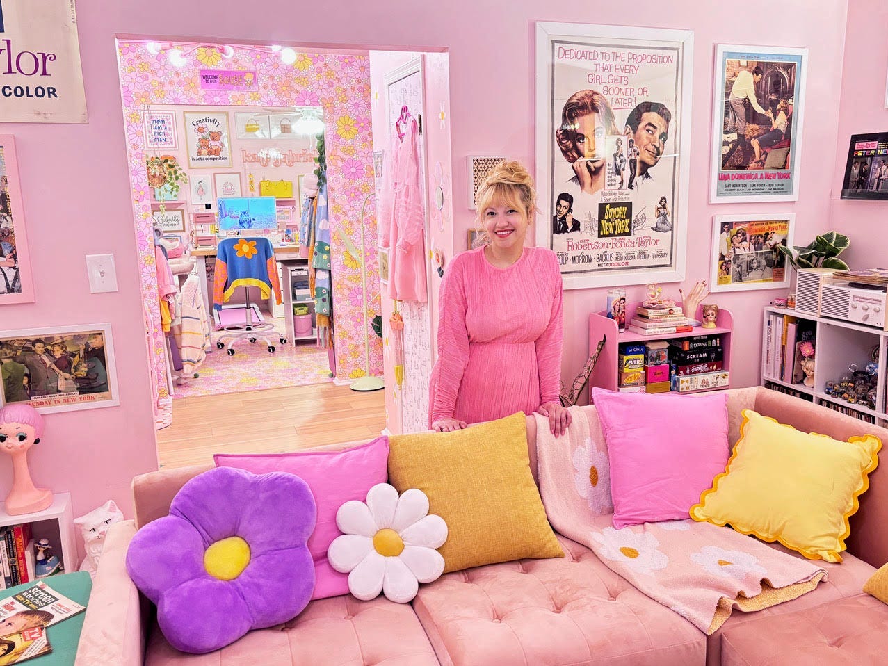 a-millennial-transformed-a-house-into-her-pink-’90s-dream-home-with-a-movie-theater-and-arcade-now-she-has-to-sell.