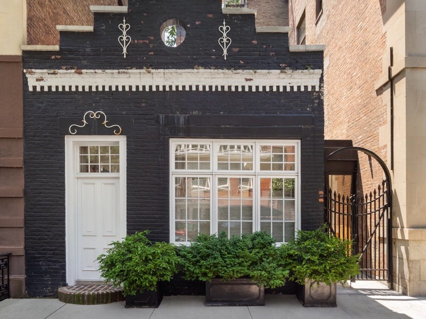 an-nyc-carriage-house-from-the-1800s-once-home-to-an-astor-family-heir-is-on-sale-for-$7-million-—-take-a-look