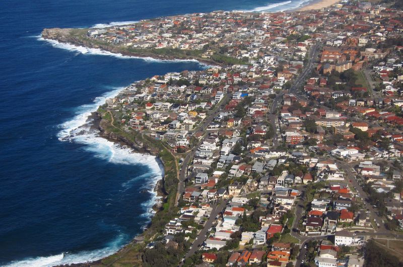 australian-homeowners-struggling-to-afford-insurance-as-climate-risks-grow,-report-says-by-reuters