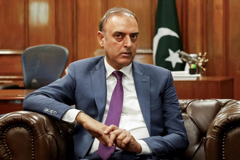 exclusive-pakistan-eyes-$4-billion-from-middle-east-banks-to-plug-financing-gap,-says-central-bank-chief-by-reuters