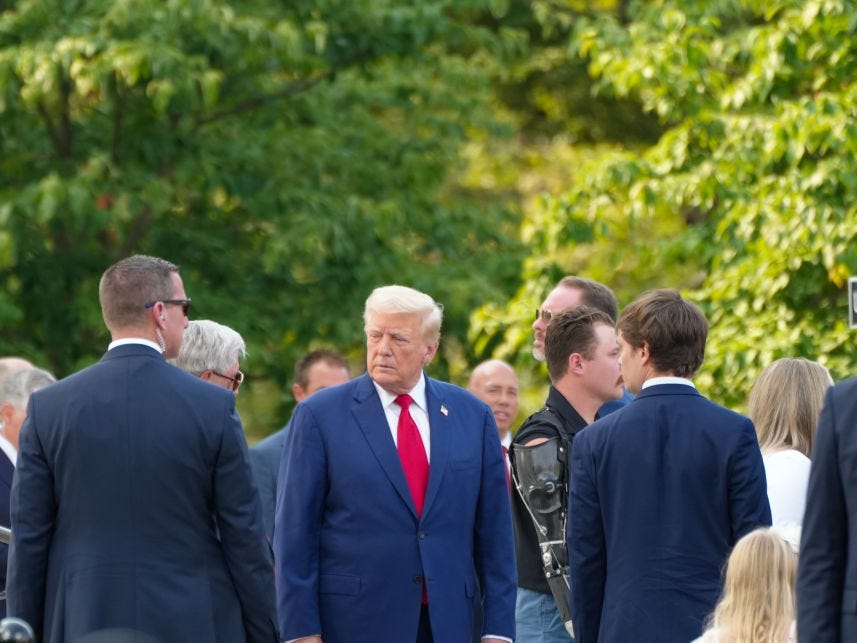 2-trump-campaign-staffers-got-into-a-scrap-with-an-arlington-cemetery-official-who-didn’t-want-them-filming-near-the-graves-of-recently-buried-us-troops:-report